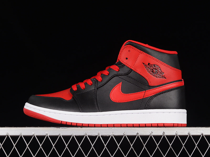 AJ1 Mid