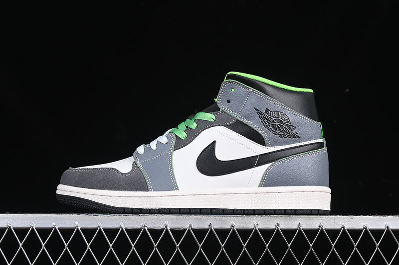 AJ1 Mid