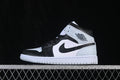 AJ1 Mid