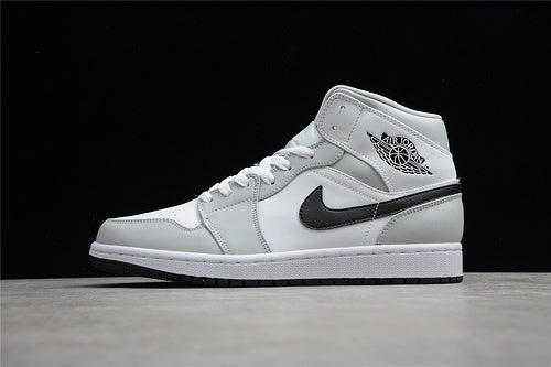 AJ1 Mid