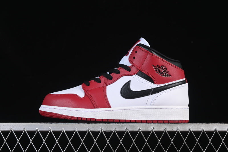 AJ1 Mid