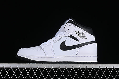 AJ1 Mid