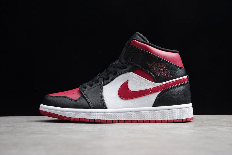 AJ1 Mid