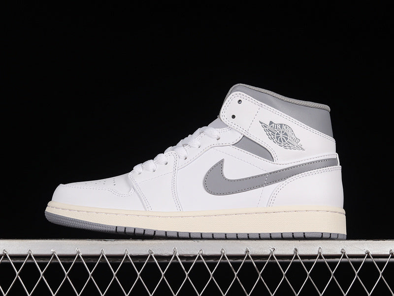 AJ1 Mid