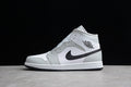 AJ1 Mid