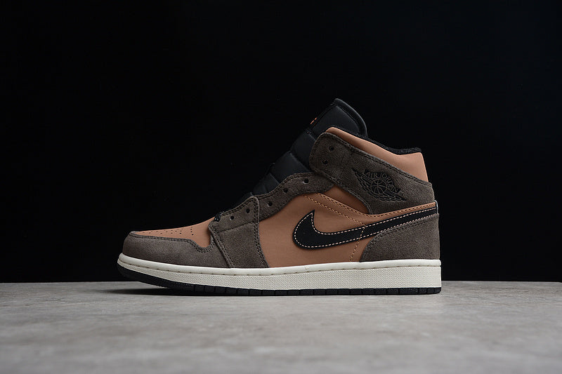 AJ1 Mid