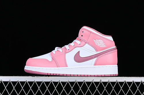 AJ1 Mid