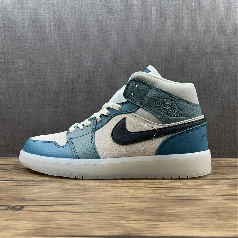 AJ1 Mid