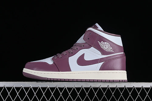AJ1 Mid