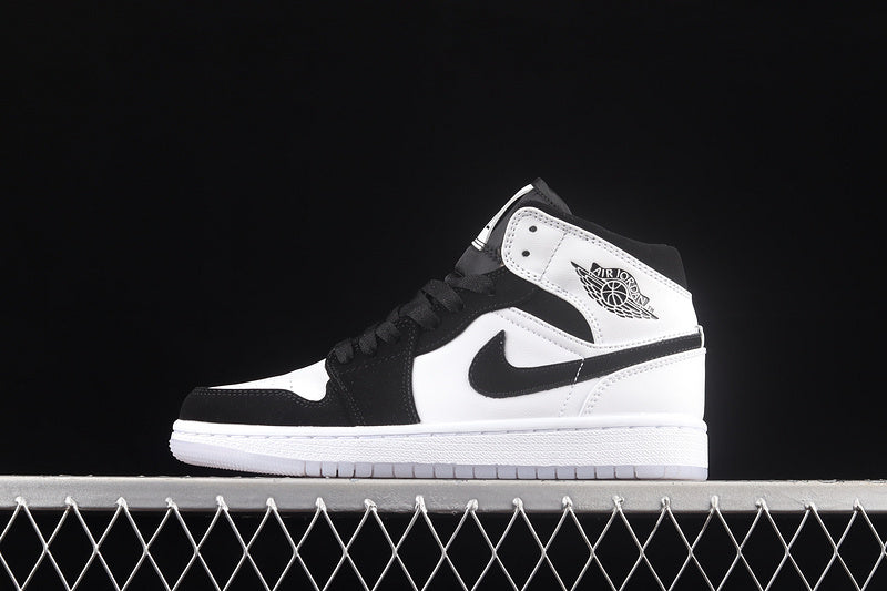 AJ1 Mid
