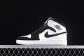 AJ1 Mid