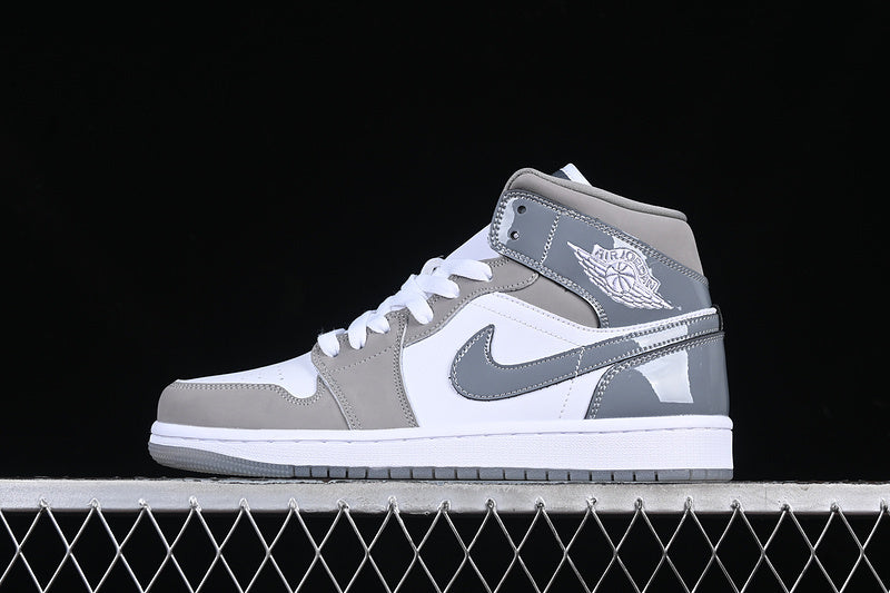 AJ1 Mid
