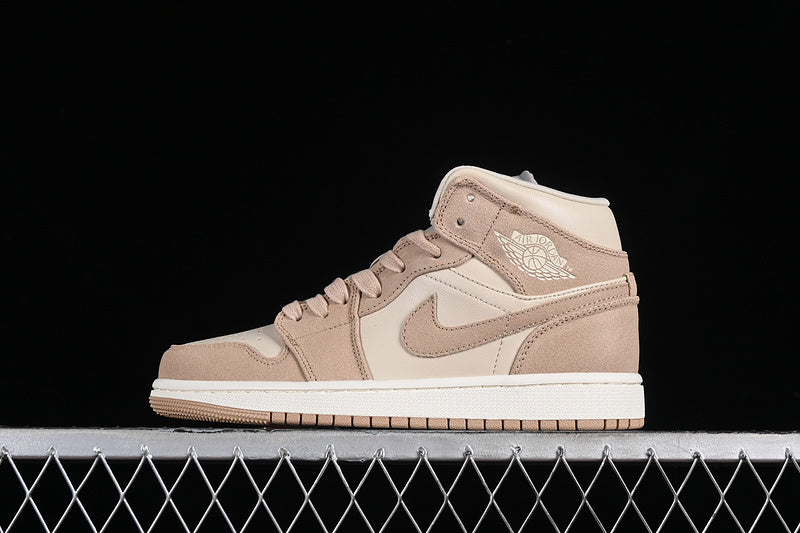 AJ1 Mid