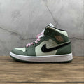 AJ1 Mid