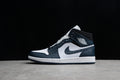AJ1 Mid
