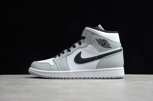 AJ1 Mid