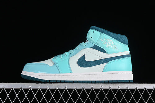 AJ1 Mid
