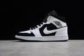 AJ1 Mid