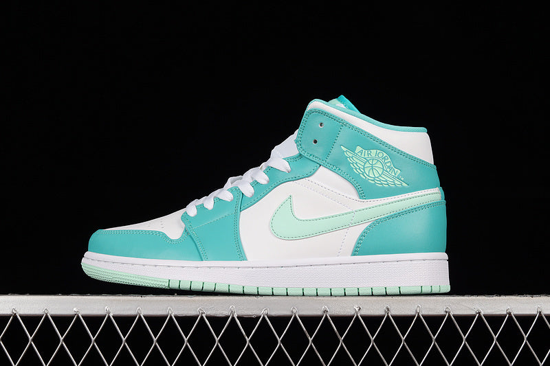 AJ1 Mid