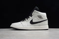 AJ1 Mid