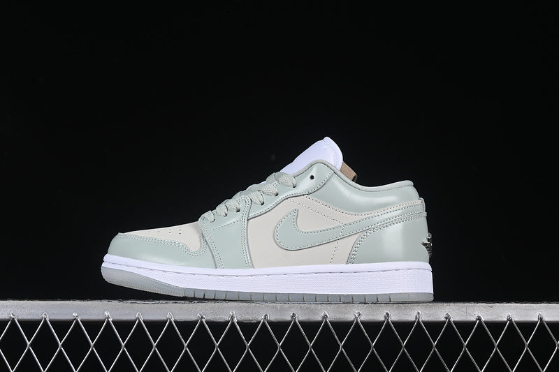 AJ1 Low