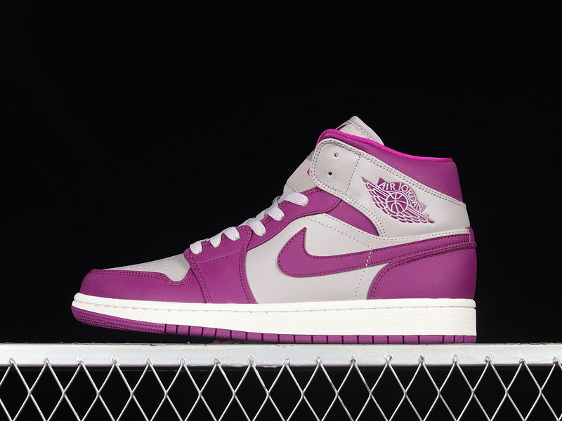 AJ1 Mid