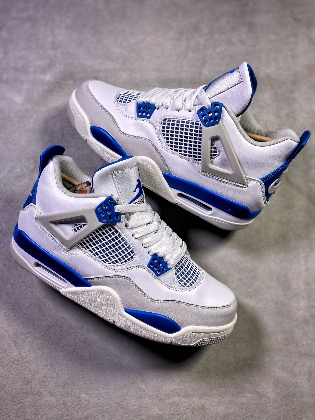 AJ4