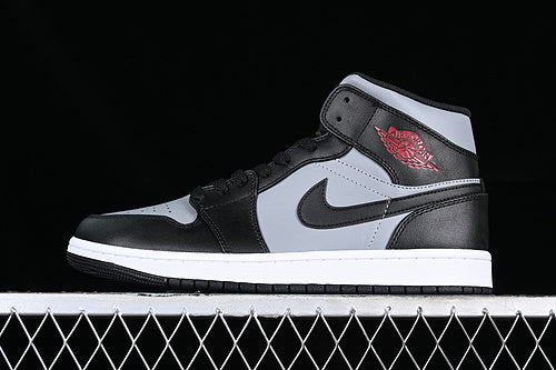 AJ1 Mid