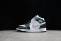 AJ1 Mid