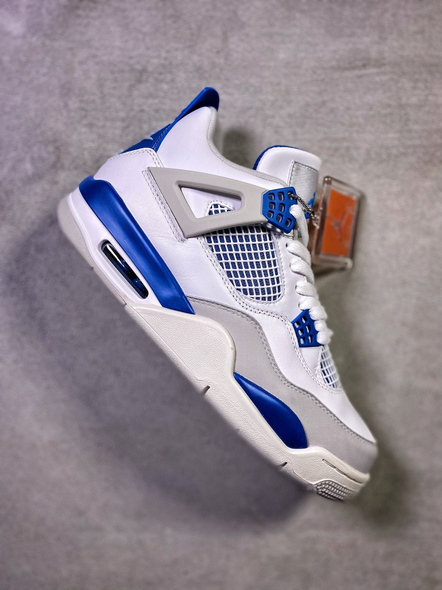 AJ4