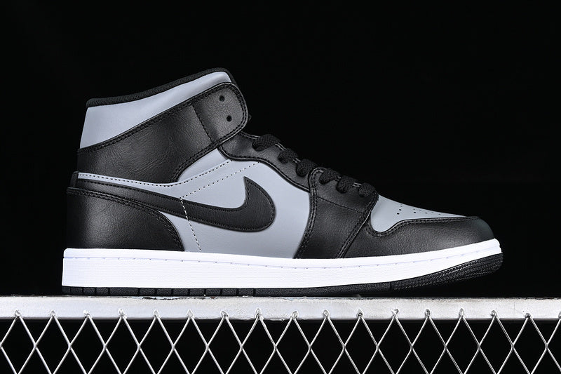 AJ1 Mid