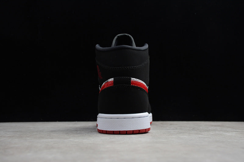 AJ1 Mid