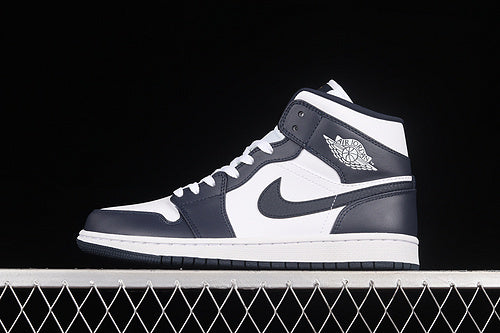 AJ1 Mid
