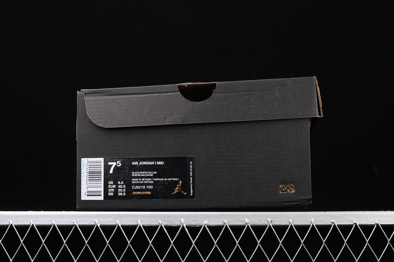 AJ1 Mid