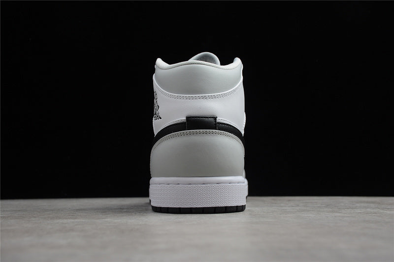 AJ1 Mid