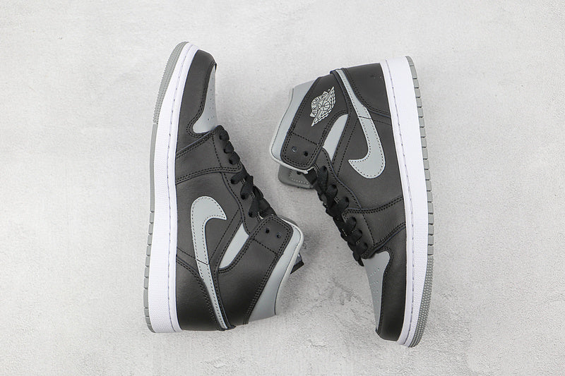 AJ1 Mid