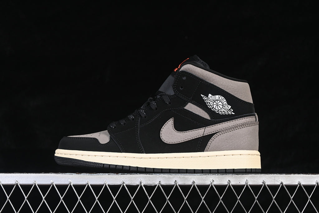 AJ1 Mid
