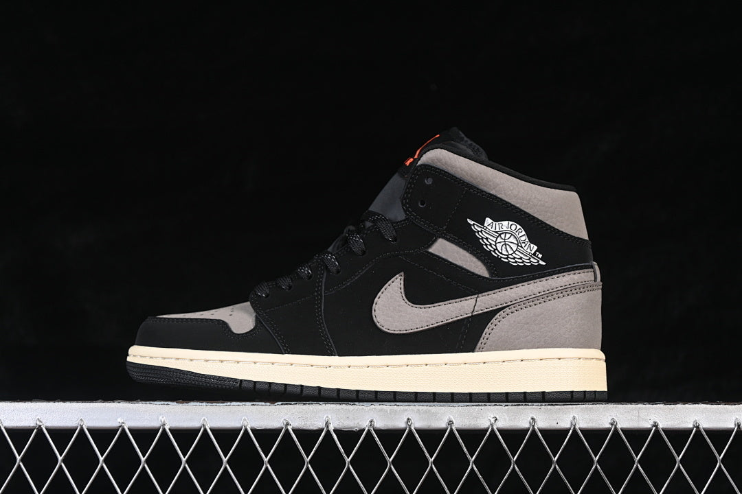 AJ1 Mid
