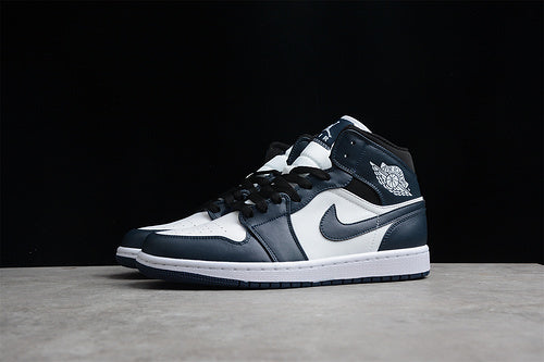 AJ1 Mid