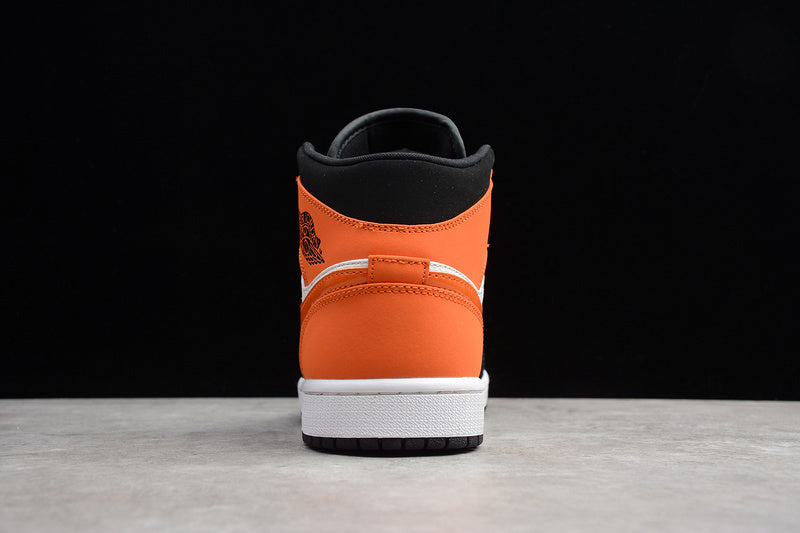 AJ1 Mid