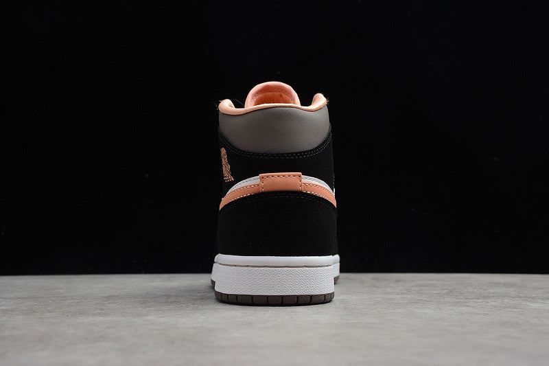 AJ1 Mid