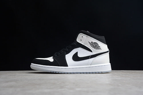 AJ1 Mid