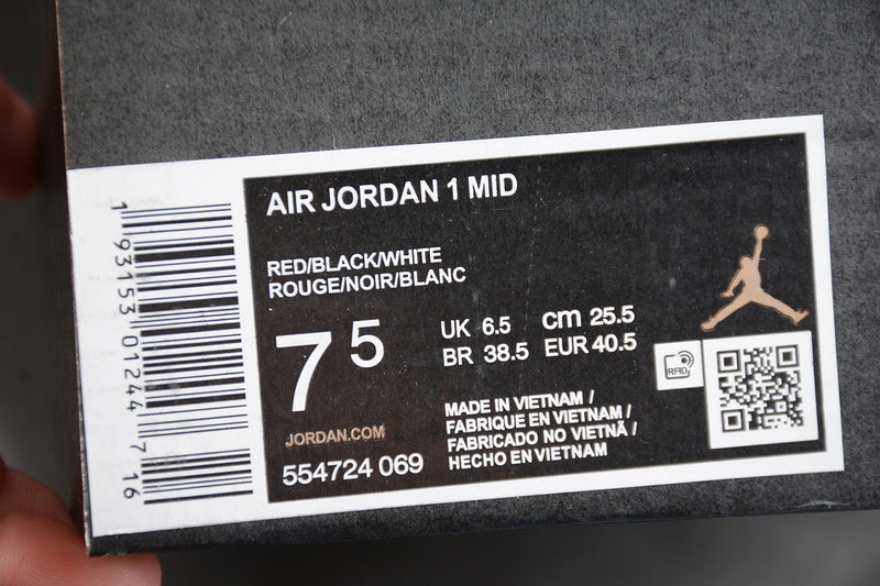 AJ1 Mid
