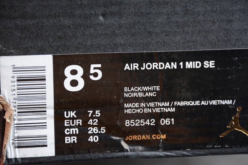 AJ1 Mid