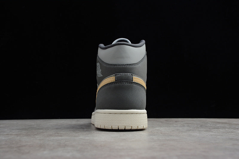 AJ1 Mid
