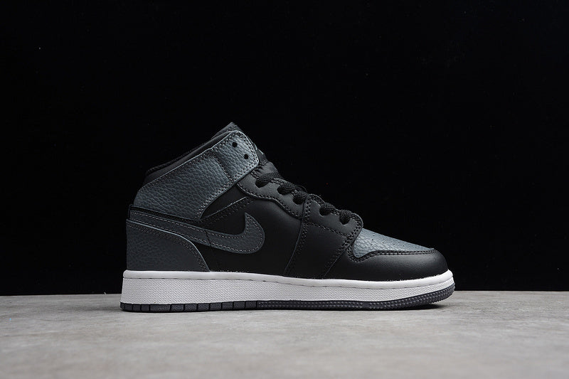 AJ1 Mid