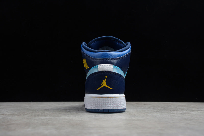 AJ1 Mid