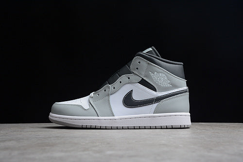 AJ1 Mid