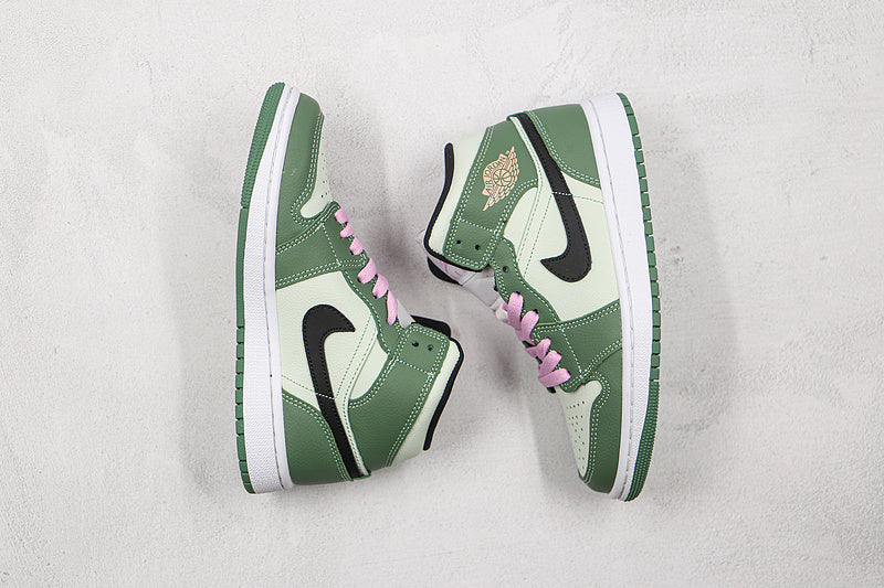 AJ1 Mid