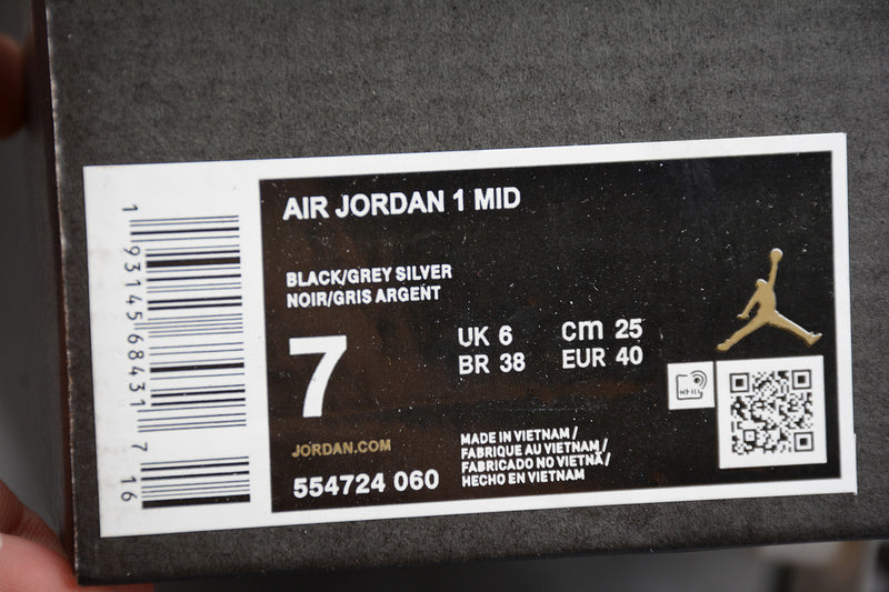 AJ1 Mid